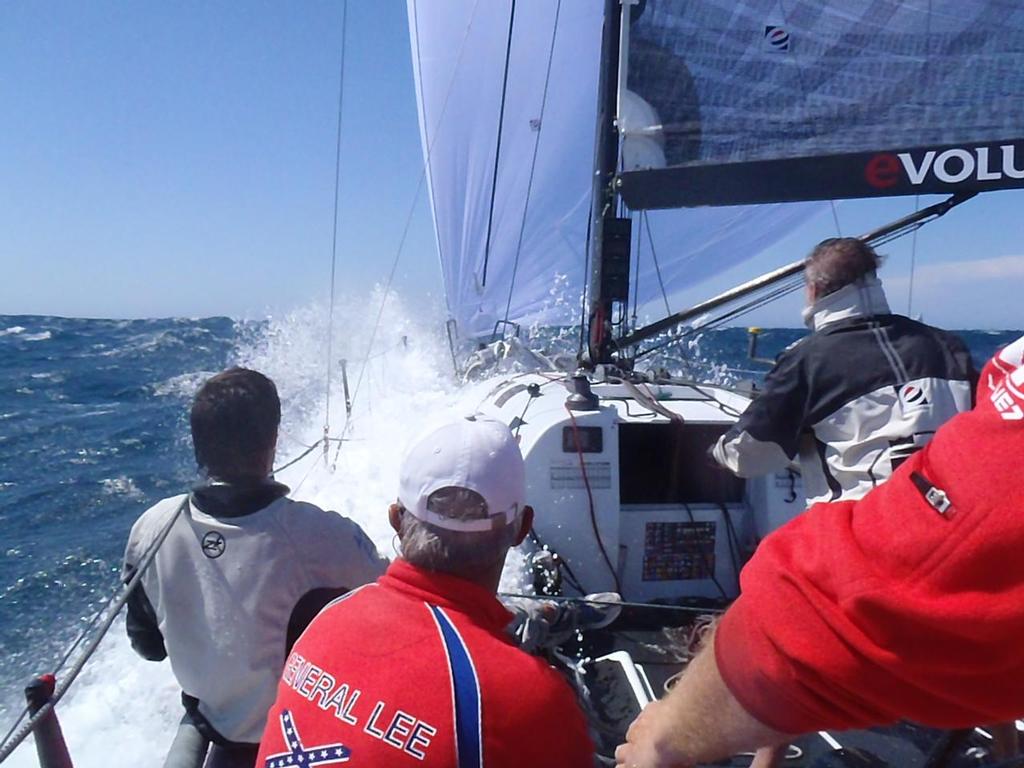 The General in action – Coventry Reef Race, November 2012. © Bernie Kaaks